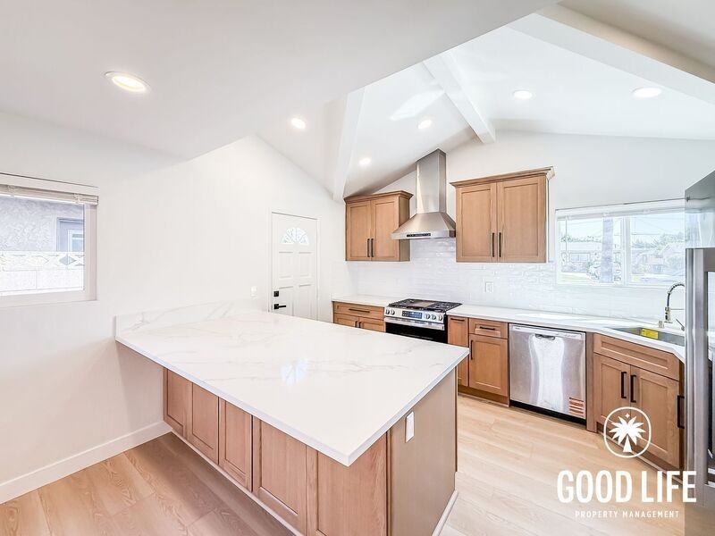 18361 Delaware St - Photo 5 of 27