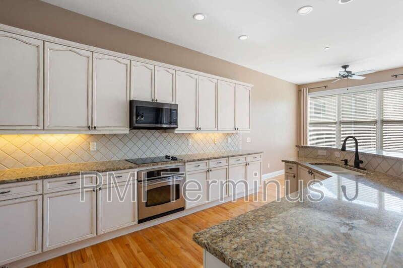 321 Creekbank Way Se - Photo 3 of 50