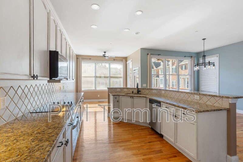 321 Creekbank Way Se - Photo 4 of 50