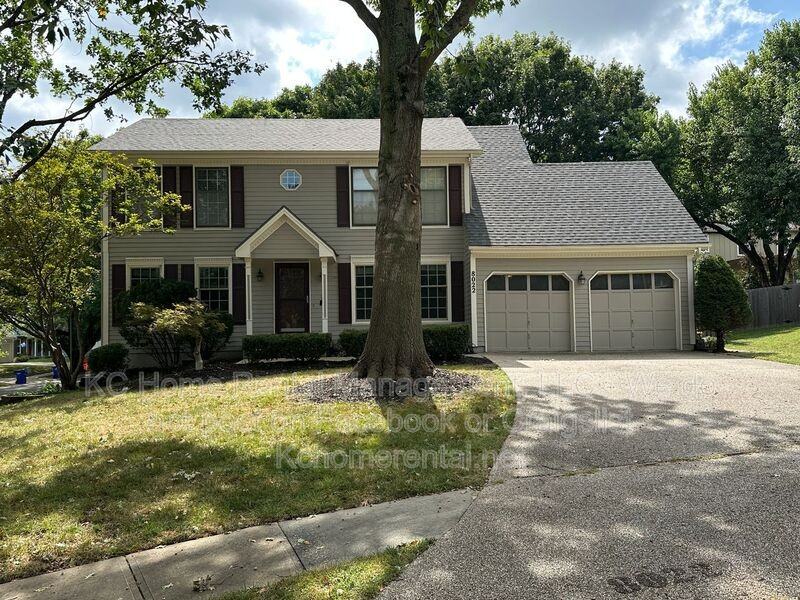 8022 Hall St - Photo 3 of 42