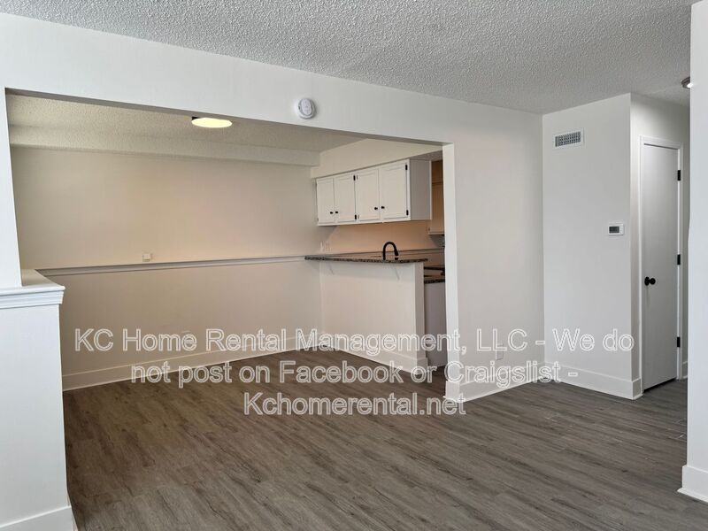 300 Osage St #E - Photo 6 of 13