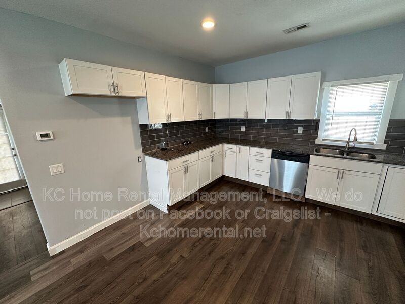 316 W Elm St - Photo 6 of 27