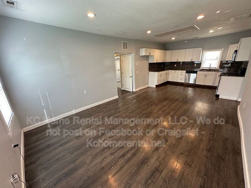 316 W Elm St - Photo 7 of 27