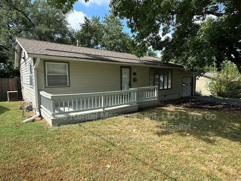 6134 Glenwood Ave - Photo 3 of 31