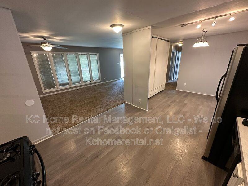 6134 Glenwood Ave - Photo 7 of 31