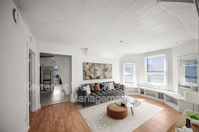 4511 N Pulaski Rd #2 - Photo 3 of 13
