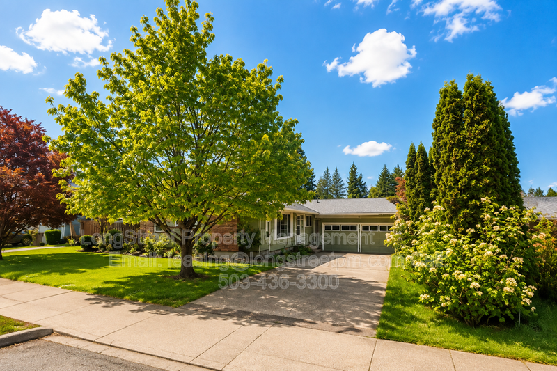 720 Sw 53rd St - Photo 2 of 21