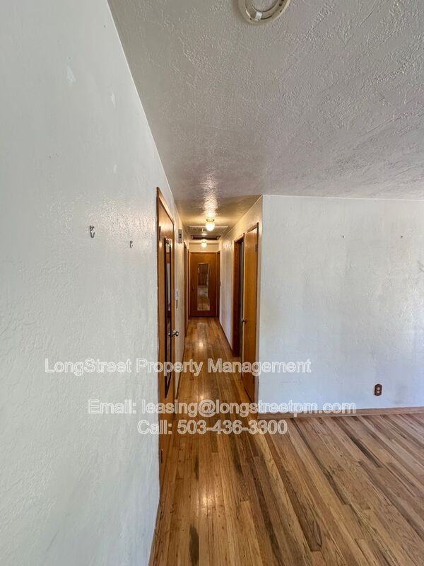 720 Sw 53rd St - Photo 4 of 21