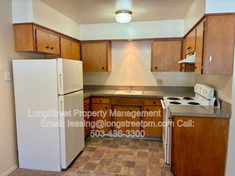 915 Sw Adams Ave #11 - Photo 3 of 20