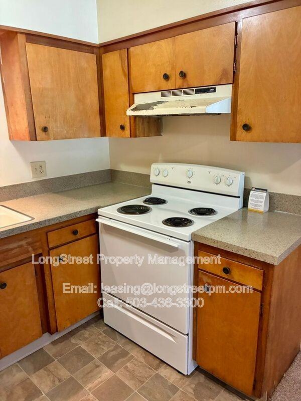 915 Sw Adams Ave #11 - Photo 4 of 20
