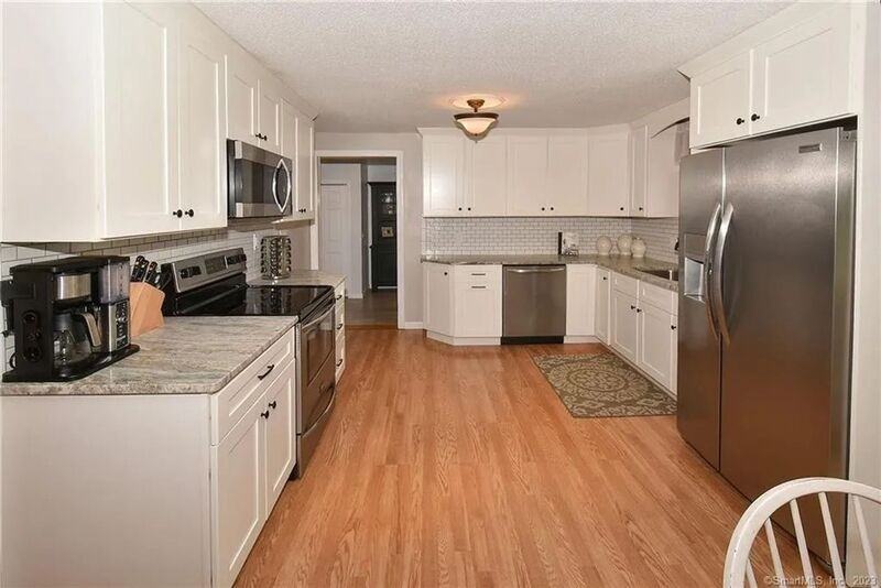 281 Abbe Rd - Photo 2 of 34