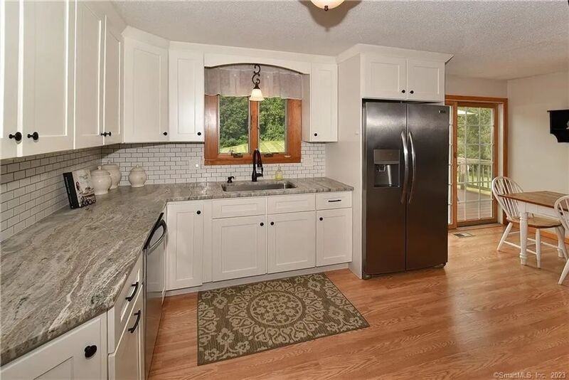 281 Abbe Rd - Photo 7 of 34