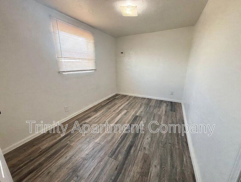 644 Louisiana Blvd Se - Photo 3 of 12