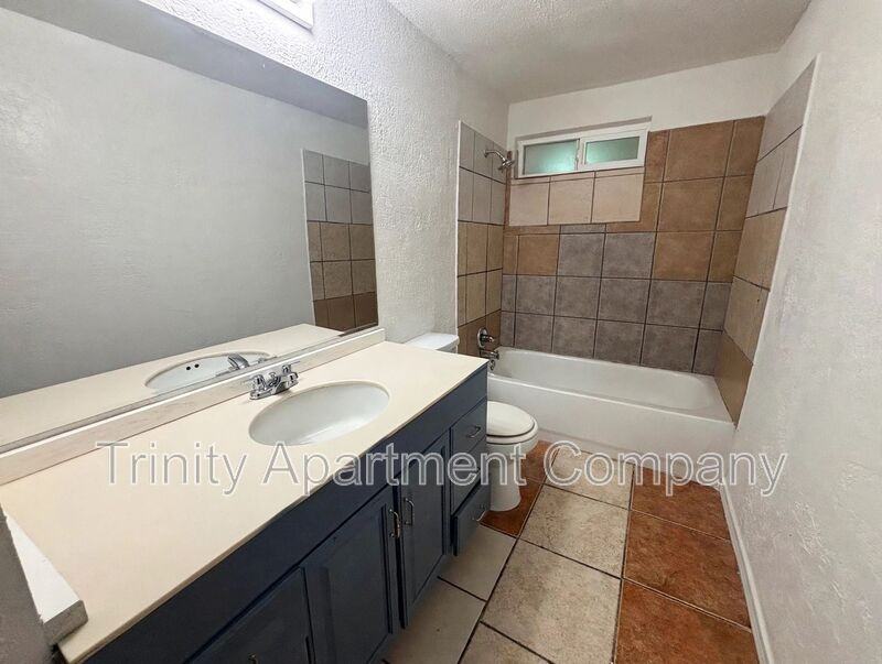 644 Louisiana Blvd Se - Photo 5 of 12