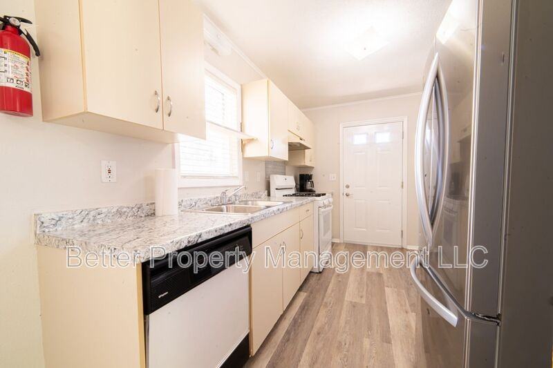 239 Luciano Ave - Photo 3 of 25