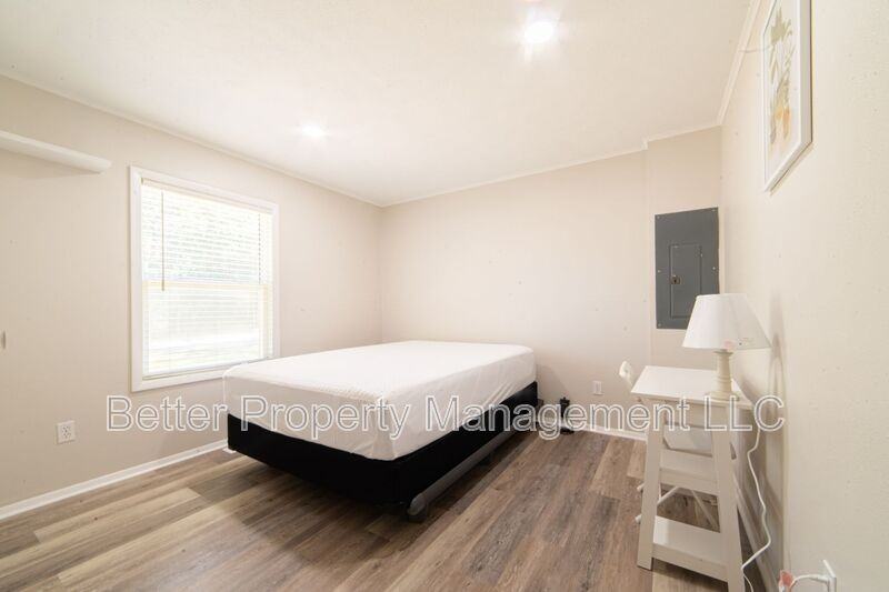 239 Luciano Ave - Photo 7 of 25