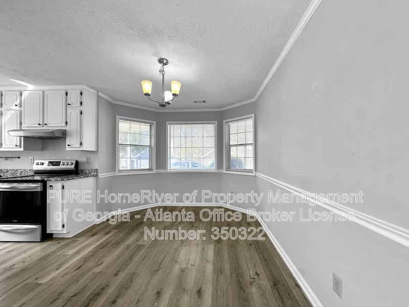 140 Landing Dr - Photo 3 of 17