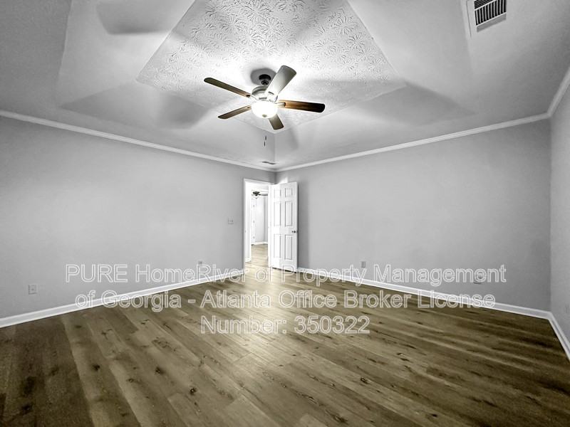 140 Landing Dr - Photo 6 of 17