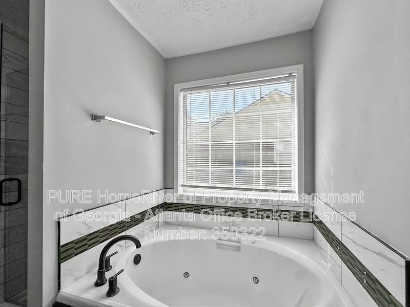 140 Landing Dr - Photo 7 of 17