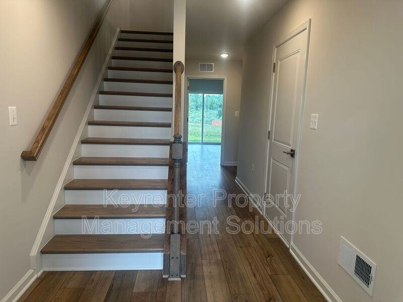 121 Gibraltar Drive - Photo 2 of 40