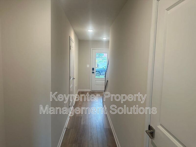 121 Gibraltar Drive - Photo 3 of 40