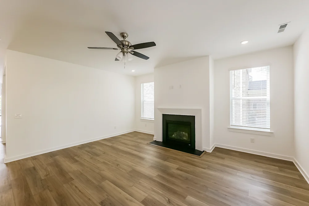 207 Crown Gardens Ct #NA - Photo 4 of 7