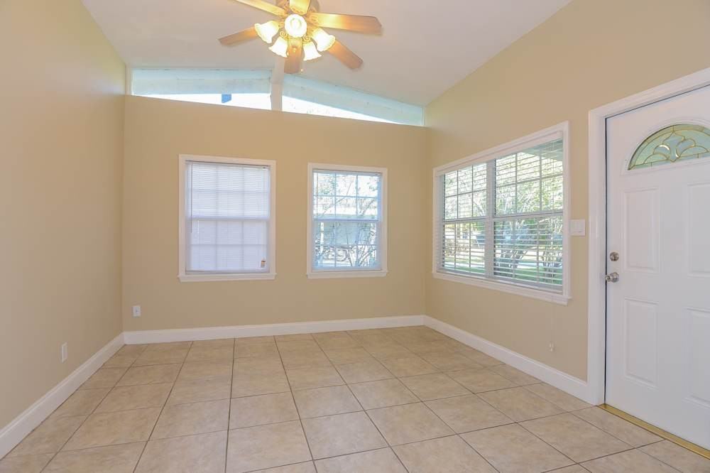 3707 Schwalbe Dr #NA - Photo 4 of 13