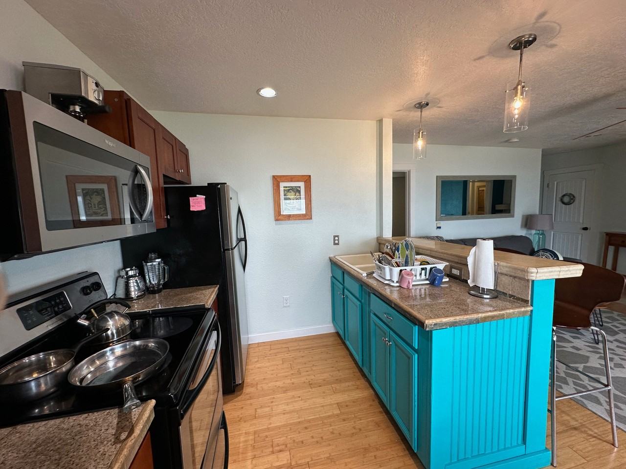 801 Northwest Coast Street - Photo 4 of 22