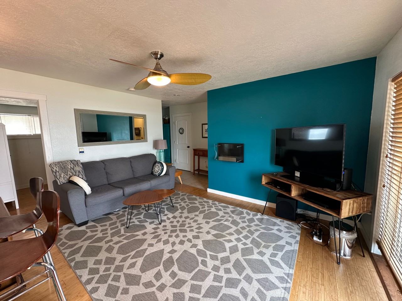 801 Northwest Coast Street - Photo 6 of 22