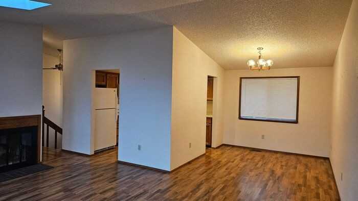 4025 N Vassault St - Photo 4 of 21