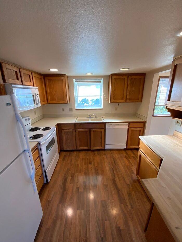 4025 N Vassault St - Photo 5 of 21