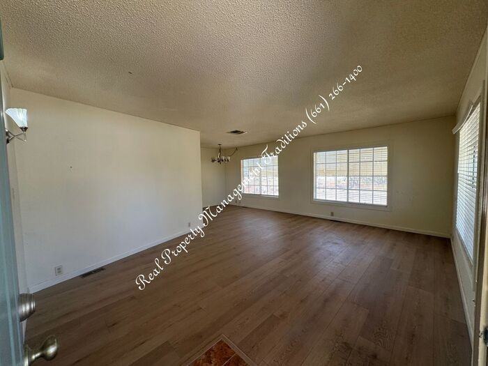2804 Park Ave - Photo 2 of 18