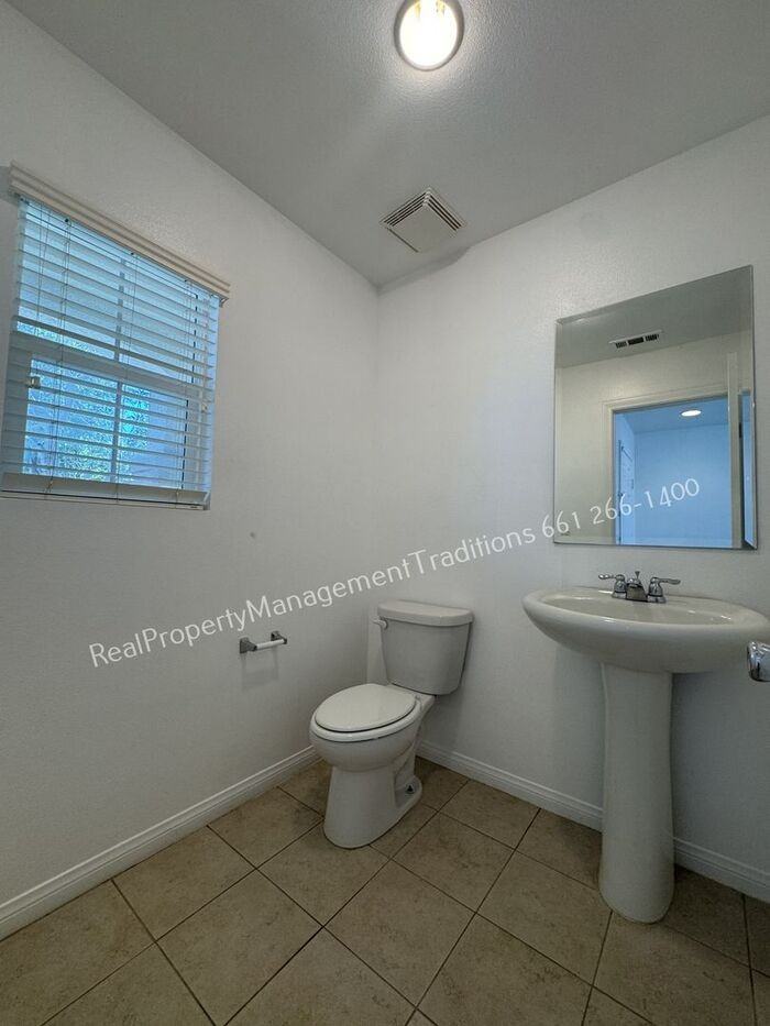 2817 Goldenrain St - Photo 6 of 18