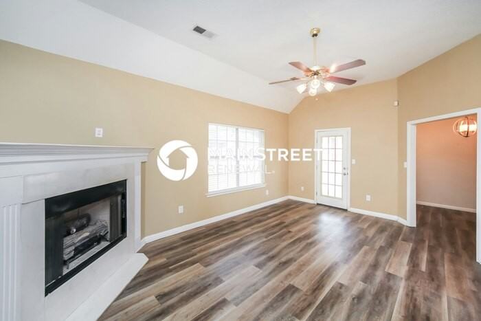 5691 Eagleston Dr - Photo 2 of 18
