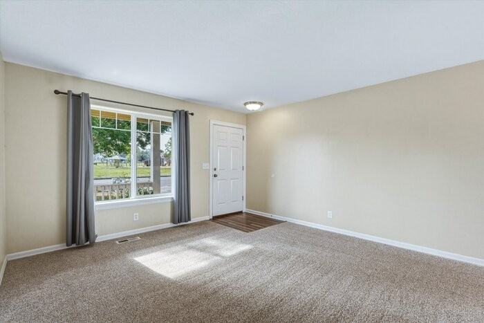 1865 Schneiter Dr - Photo 7 of 45