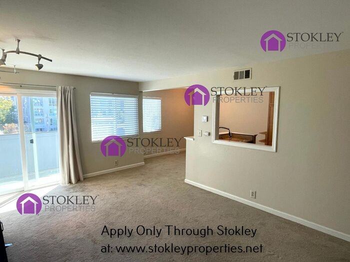1810 Cole Ave - Photo 3 of 13