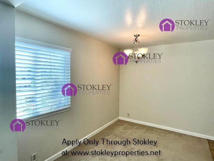 1810 Cole Ave - Photo 4 of 13