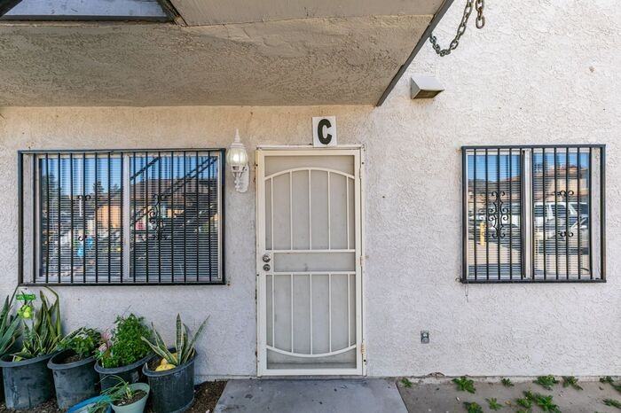 1641 N Lamont St #C - Photo 5 of 30