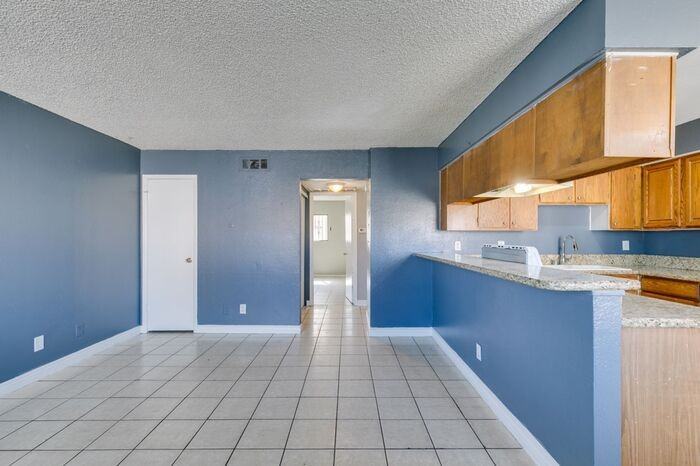 1641 N Lamont St #C - Photo 6 of 30
