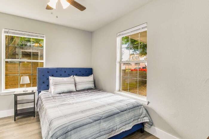 206 N G St - Photo 5 of 35