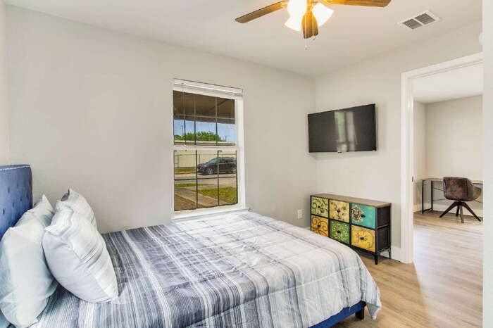 206 N G St - Photo 7 of 35