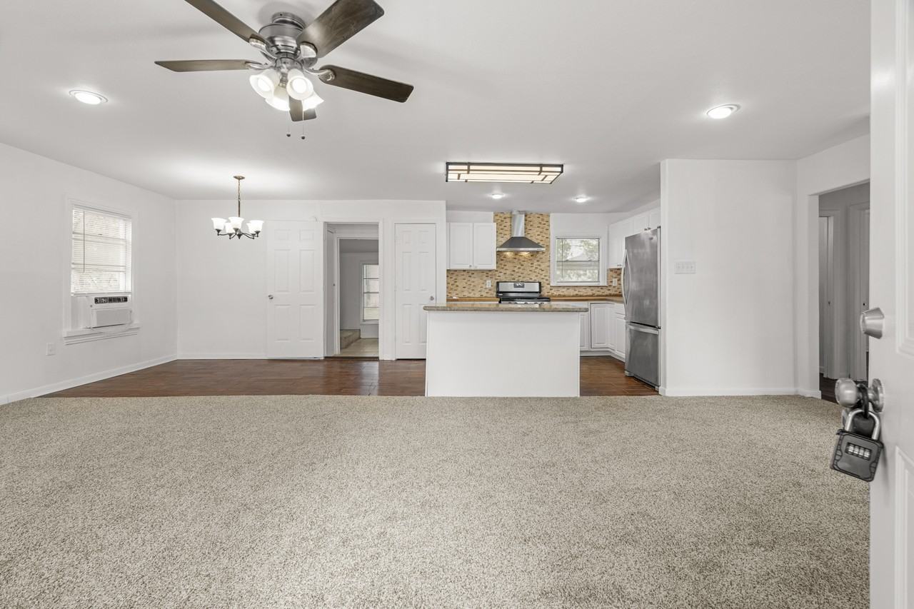 729 E 41st St #1 - Photo 3 of 23