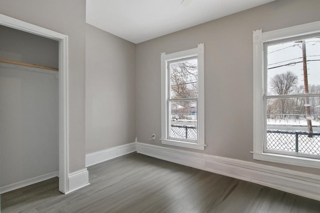 304 Baker Ave, Syracuse, NY 13205 - Photo 6 of 10