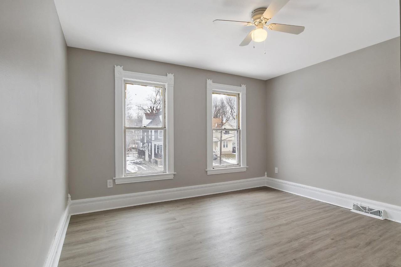304 Baker Ave, Syracuse, NY 13205 - Photo 7 of 10