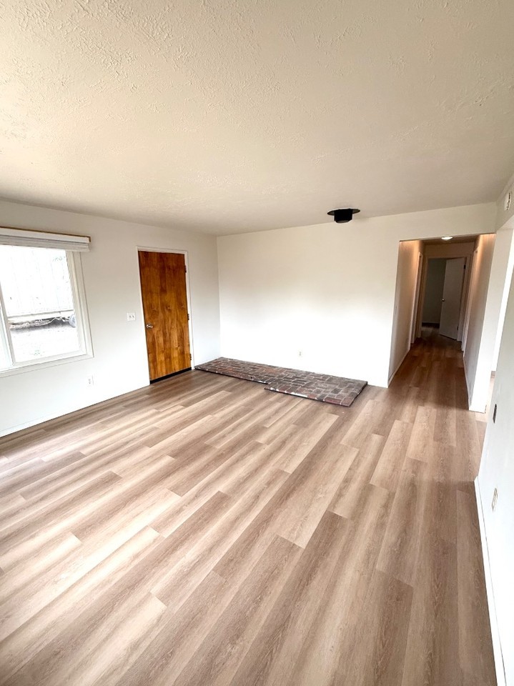 31545 Nw Hillcrest St - Photo 3 of 20