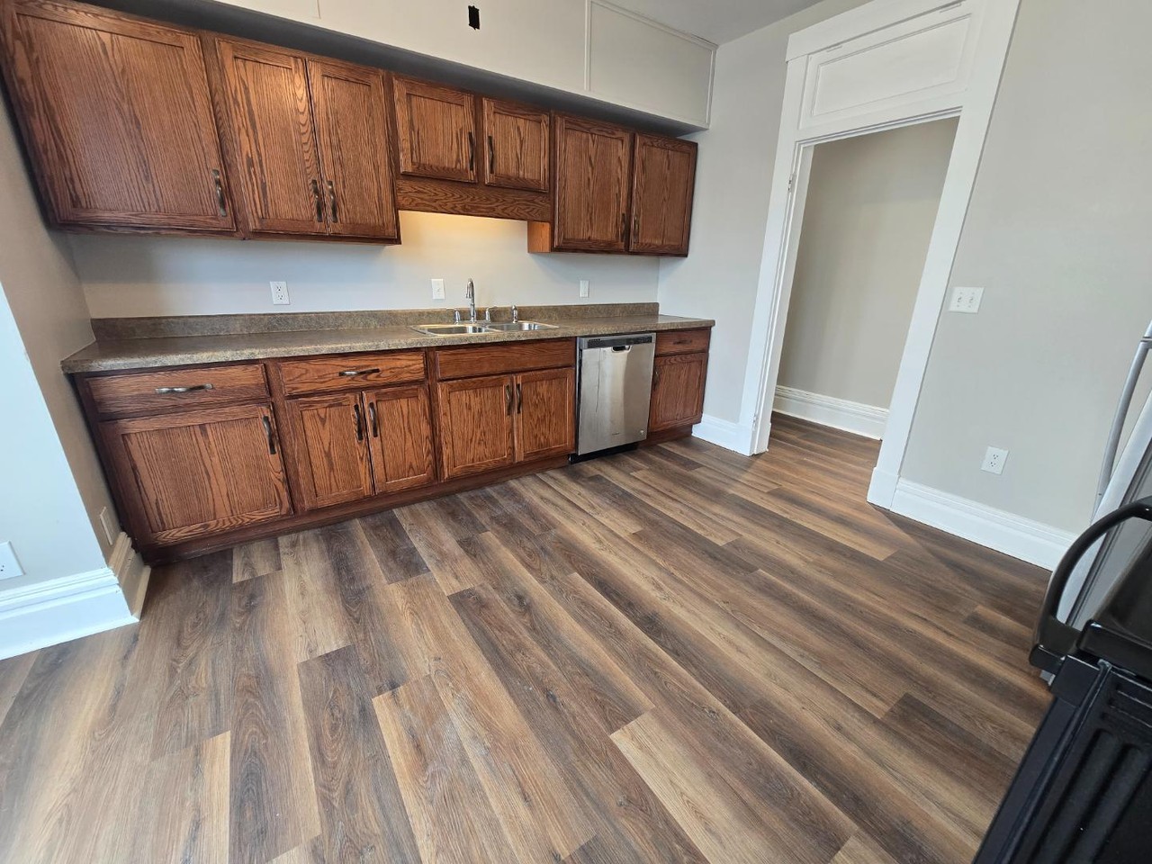 220 West Hardin Street - Photo 4 of 19