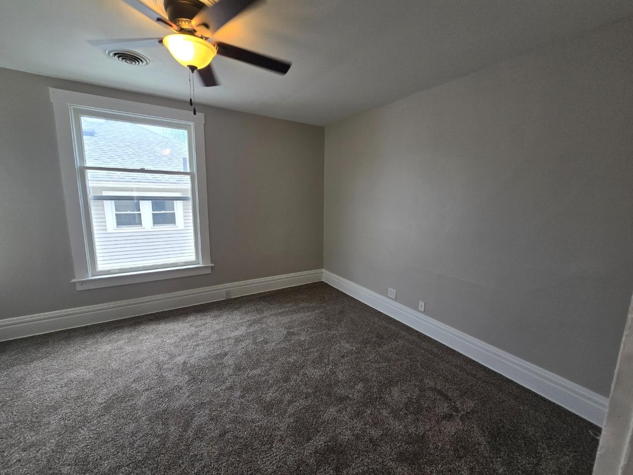 220 West Hardin Street - Photo 5 of 19