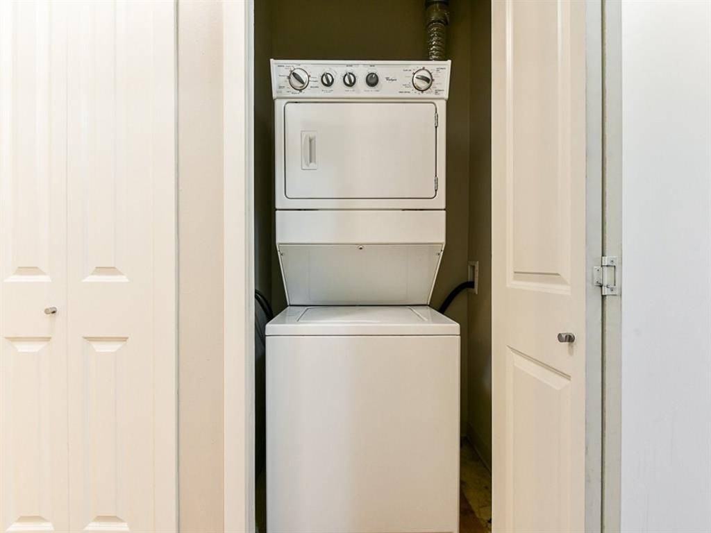 13321 102 A Avenue - Photo 3 of 11