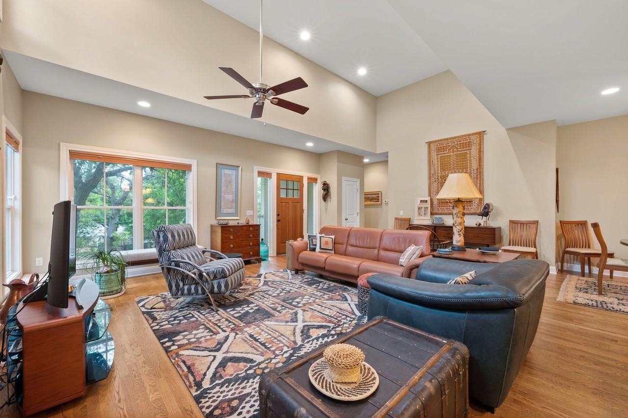 3822 Ridgelea Dr #A - Photo 5 of 29