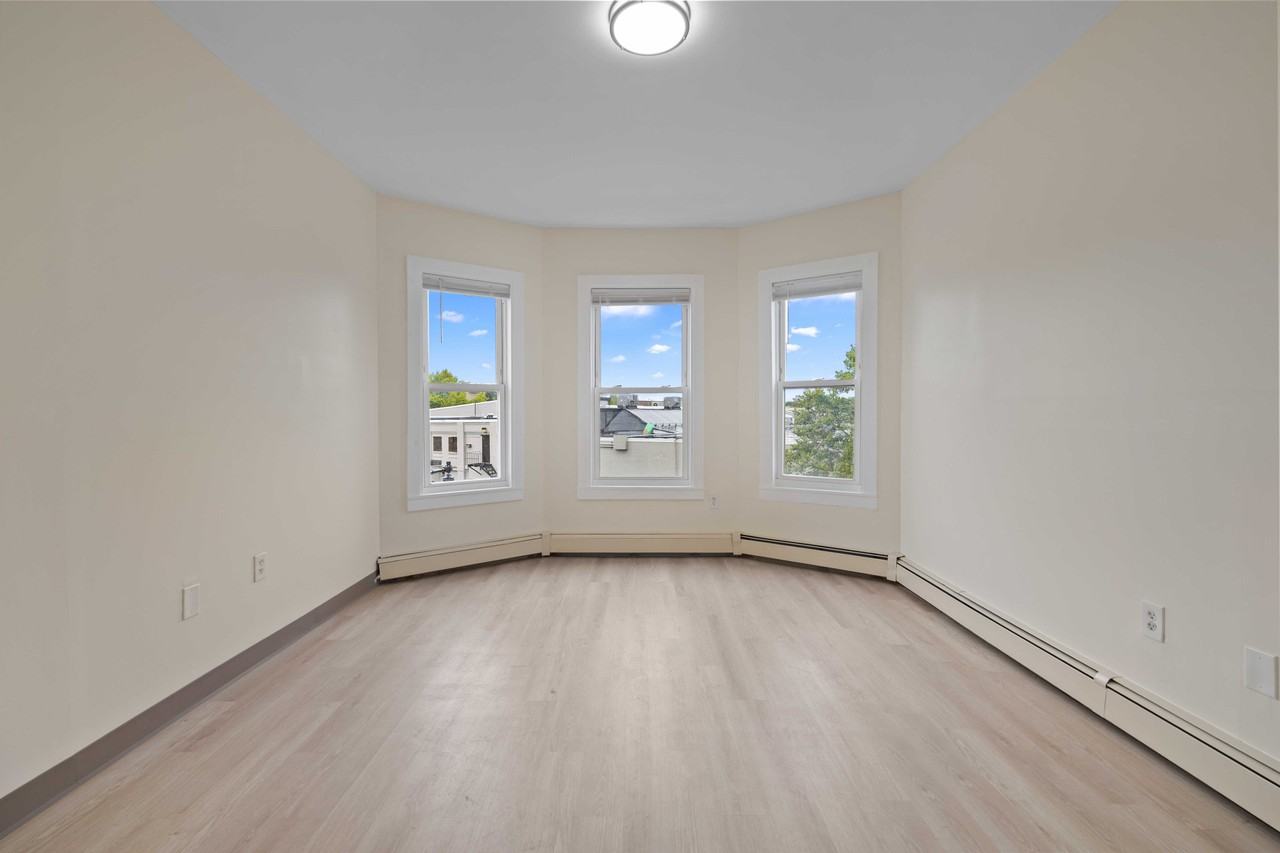 507 Geneva Ave #3 - Photo 3 of 23